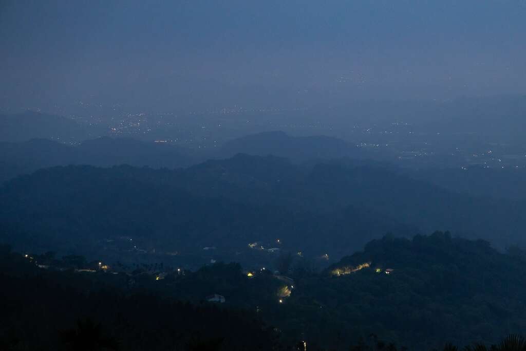 伍龍步道夜景