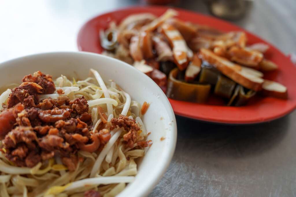 鹽水意麵與小菜