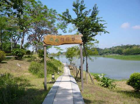 柳樹桂花巷(臺南市政府觀光旅遊局提供)