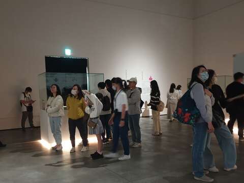5.台南美術館年假第一天就有許多遊客參訪