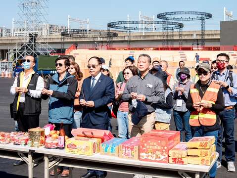 交通部觀光署周永暉署長及臺南觀旅局林國華局長率領燈會團隊「開工拜拜」