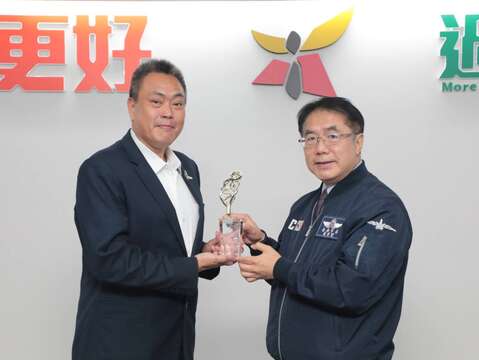 黄伟哲市长於市政会议上，肯定市府团队与观光产业共同合作，促使公部门及观光产业获奖连连。