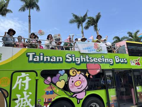 「双层巴士盲盒旅游」正式启航