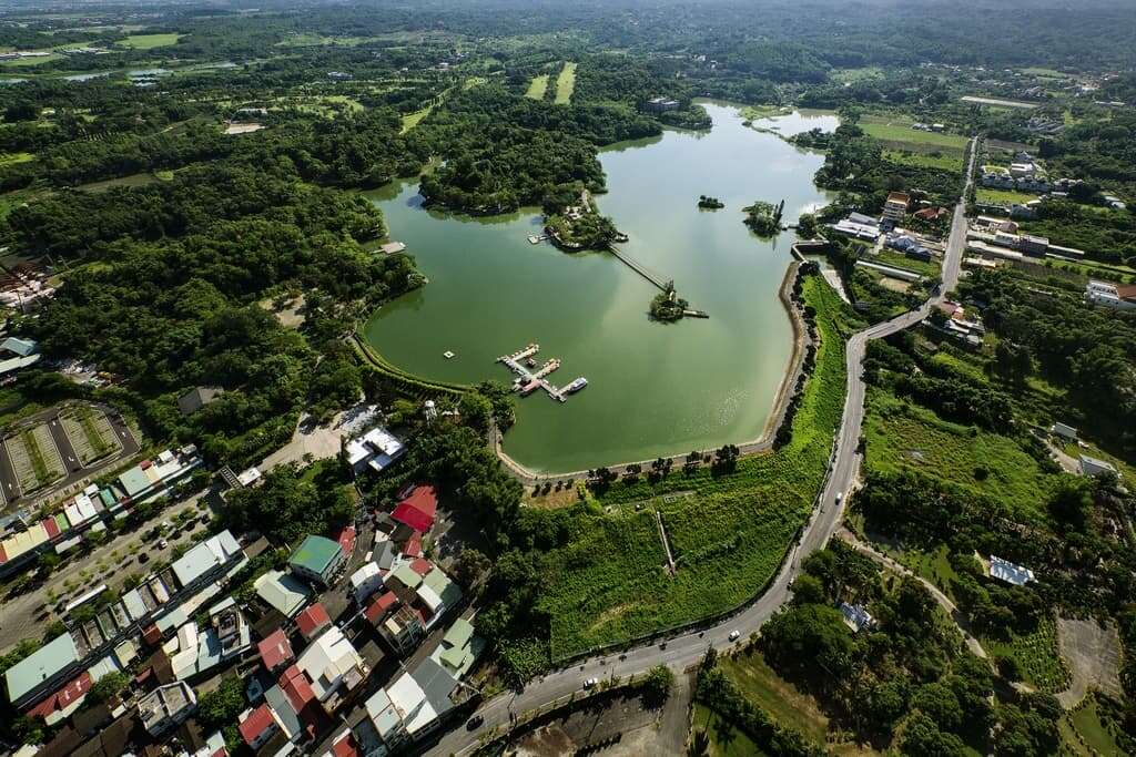 從空中俯瞰虎頭埤美景