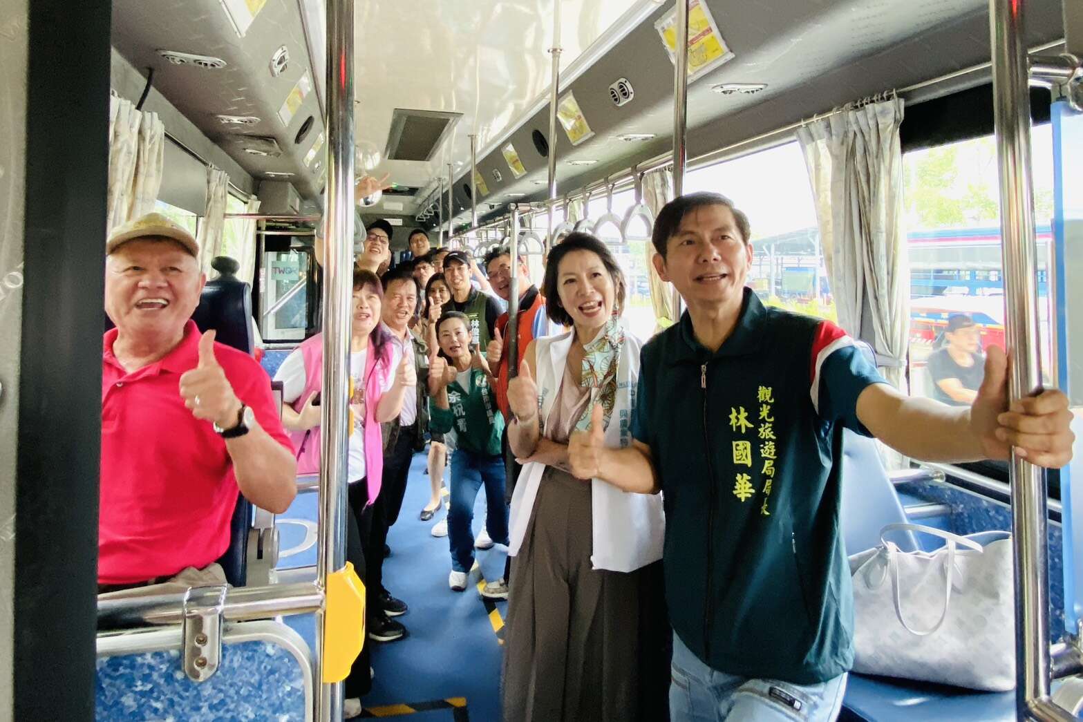 車內開箱照