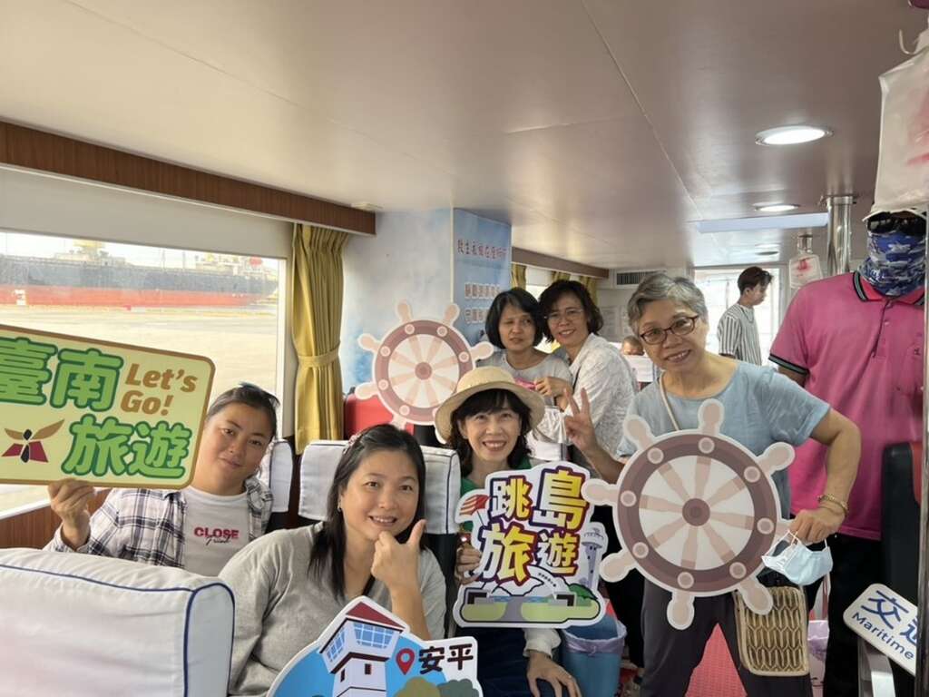 安平直航澎湖馬公跳島遊 七夕限定特惠方案 8/25~29憑台南合法旅宿入住證明 享搭船雙人同行優惠