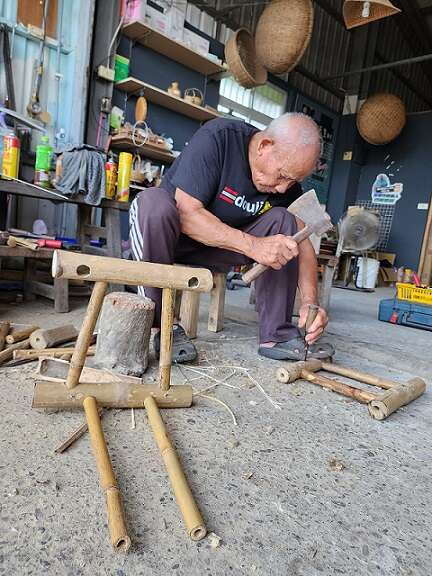 「臺南奇人帶路」系列報導26 善用左鎮在地竹材,85歲竹藝師李天生自學成絕活,從建屋到編織, 一竹多用樣樣通