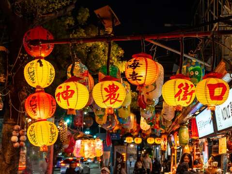 漫步神农街夜景
