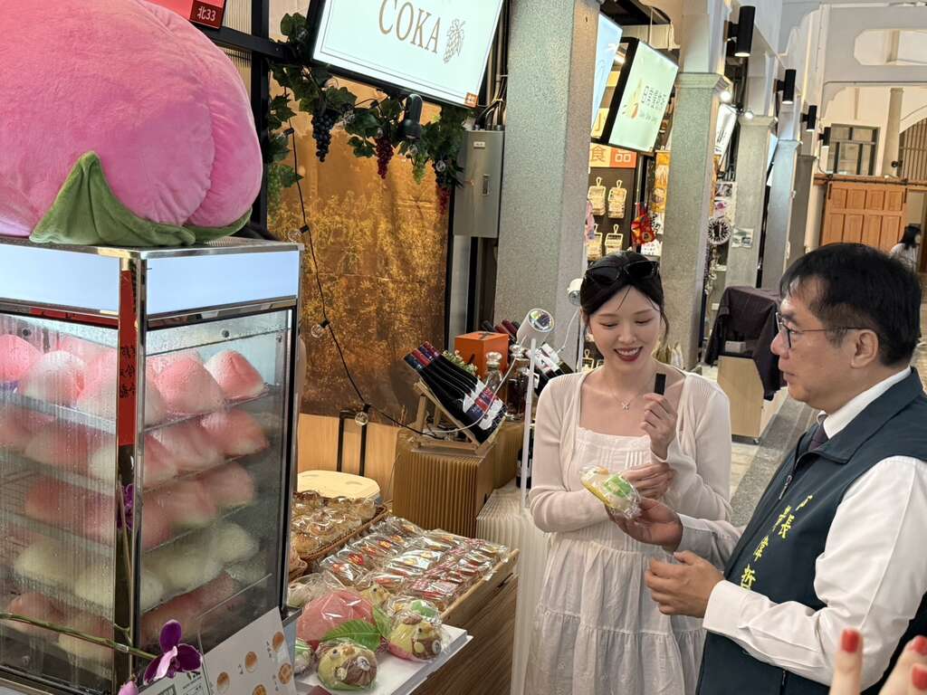 韓國1070萬訂閱YouTuber「Eat with Boki(文福姬)」首度造訪臺南與黃偉哲市長探訪全台最美古蹟市場西市場