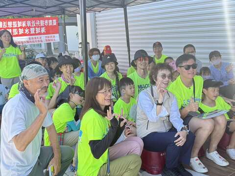 赵副与参加学员合影