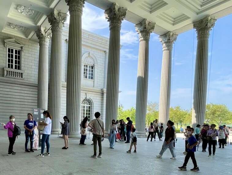 中秋在地活動烤肉美景齊連發，邀您闔家同遊臺南賞月團圓
