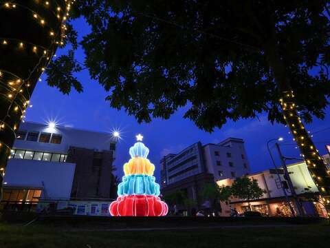 新营文化中心圣诞树