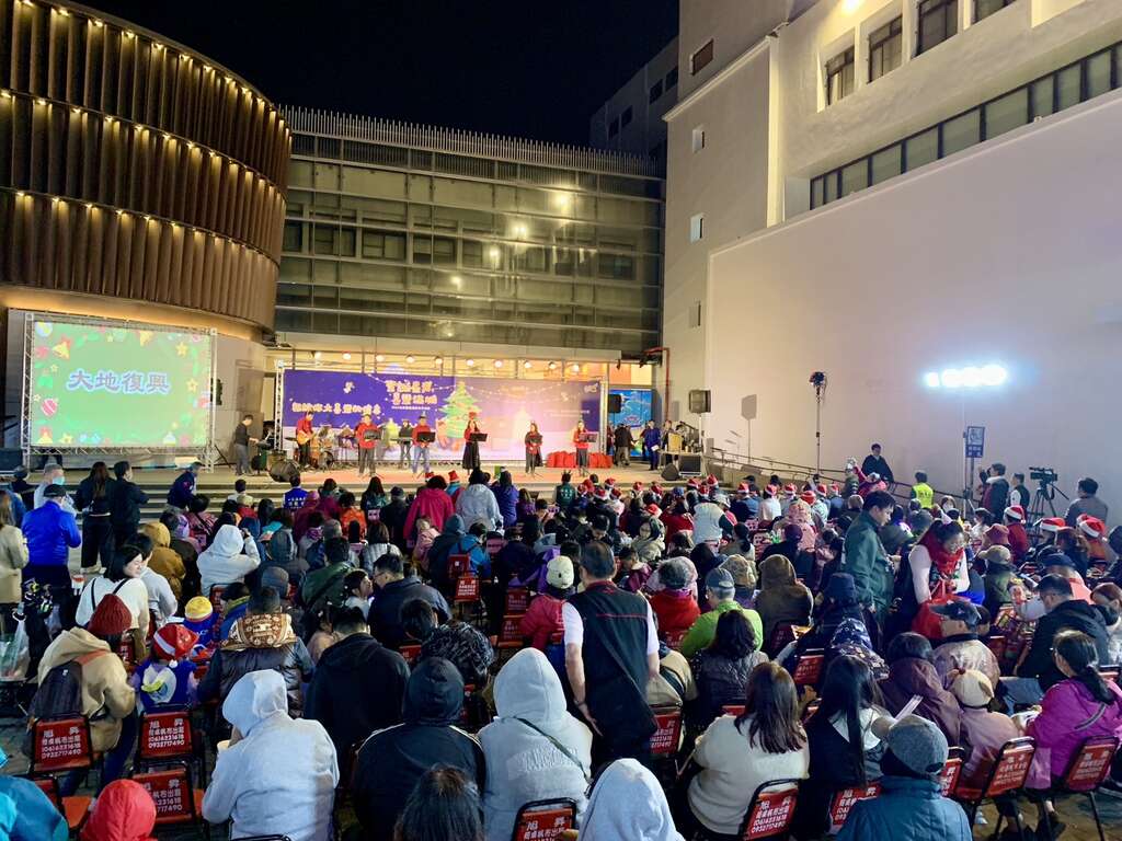 2025台南聖誕燈節「聖誕星光．喜樂滿城」 溪南溪北接力歡喜聖誕報佳音