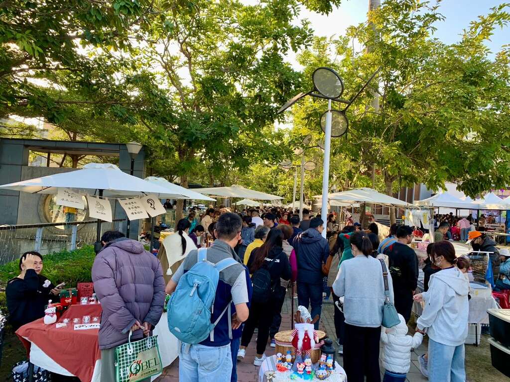 2025台南聖誕燈節「聖誕星光．喜樂滿城」 溪南溪北接力歡喜聖誕報佳音