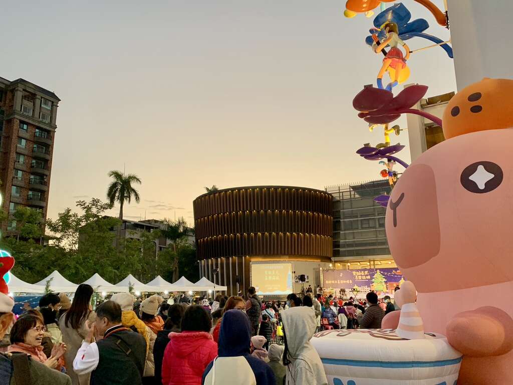 2025台南聖誕燈節「聖誕星光．喜樂滿城」 溪南溪北接力歡喜聖誕報佳音