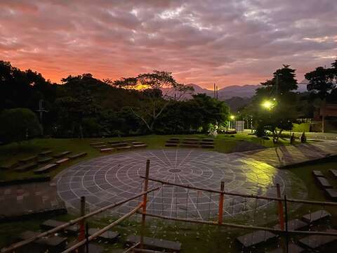 梅岭神秘气场_夜间露营场域