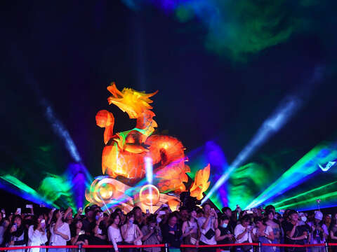 2024「龙来南科FUN光芒」灯光秀(历史照片)