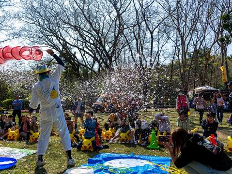 柳营尖山埤渡假村《欢乐泡泡秀》