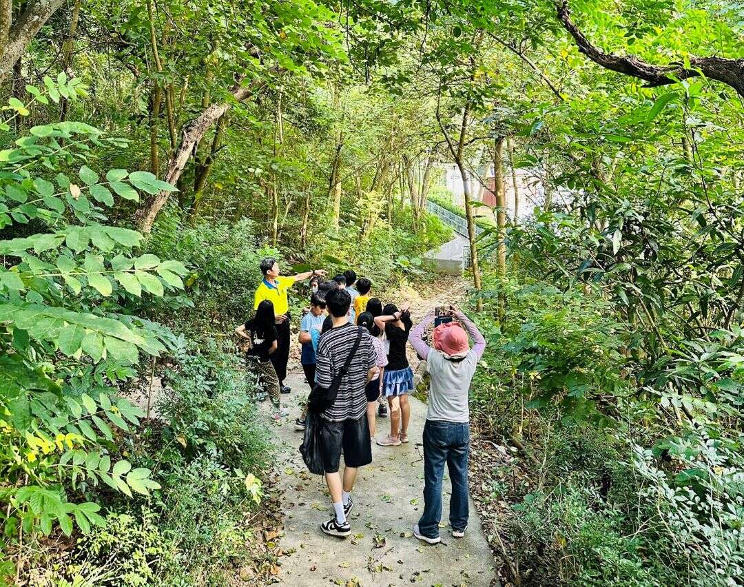 志工導覽親子生態步道