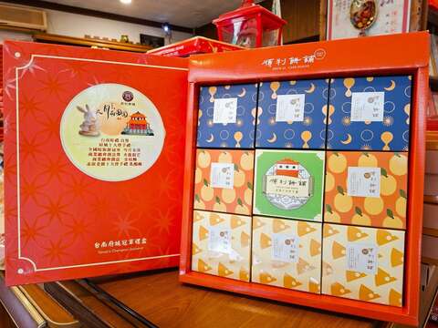 3._「台南府城冠军礼盒」荣获「台南好礼首奖」、「府城十大伴手礼」，是主推的品项。（张耘书拍摄）