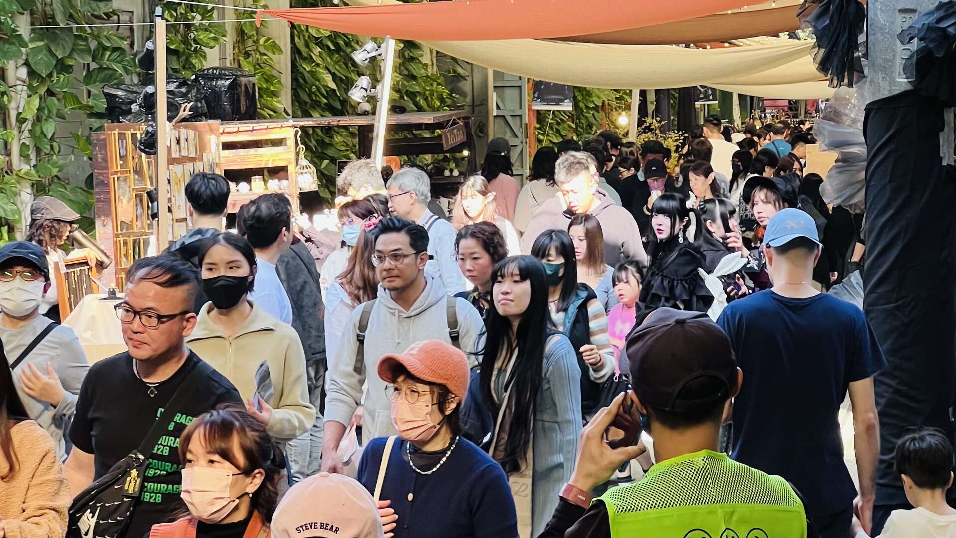 十鼓文化園區-「魔法屾林」市集人潮