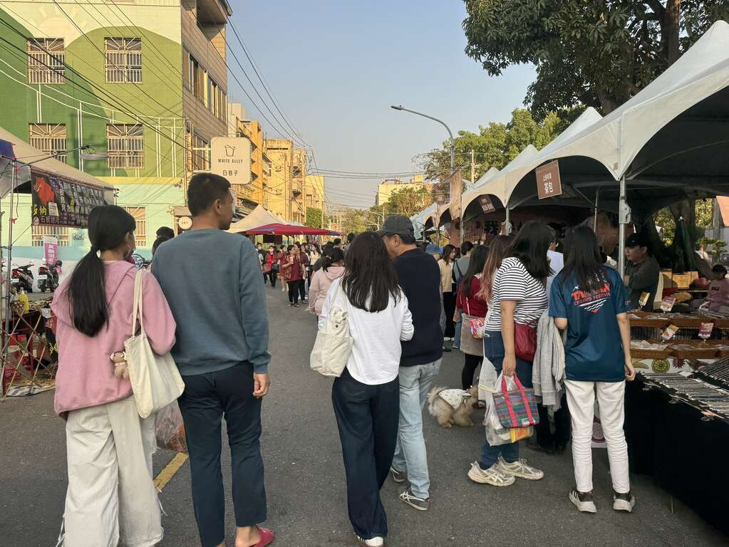 金馬伍吉迎春遊臺南 走春慢旅感受古都年味