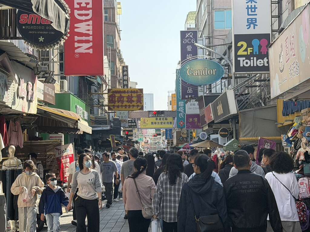 初一臺南廟宇祈福行春遊 「馬」上好運伍吉來