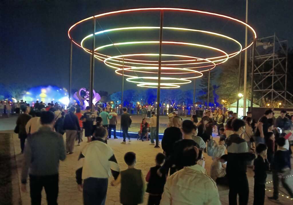 初二回娘家走春趣 臺南「神馬龍舞」迎新春