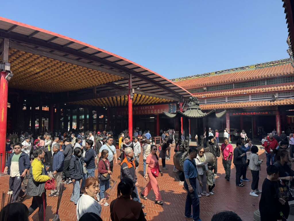 「馬」上接財神！台南春節廟宇祈福香火鼎盛 寶可夢強檔接力