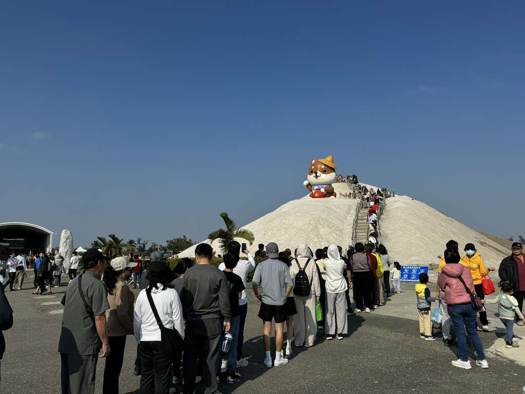 「馬」上接財神！台南春節廟宇祈福香火鼎盛 寶可夢強檔接力