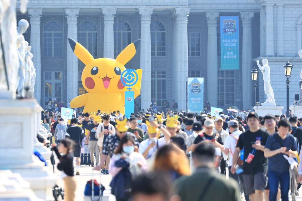 「馬」上接財神!台南春節廟宇祈福香火鼎盛 寶可夢強檔接力