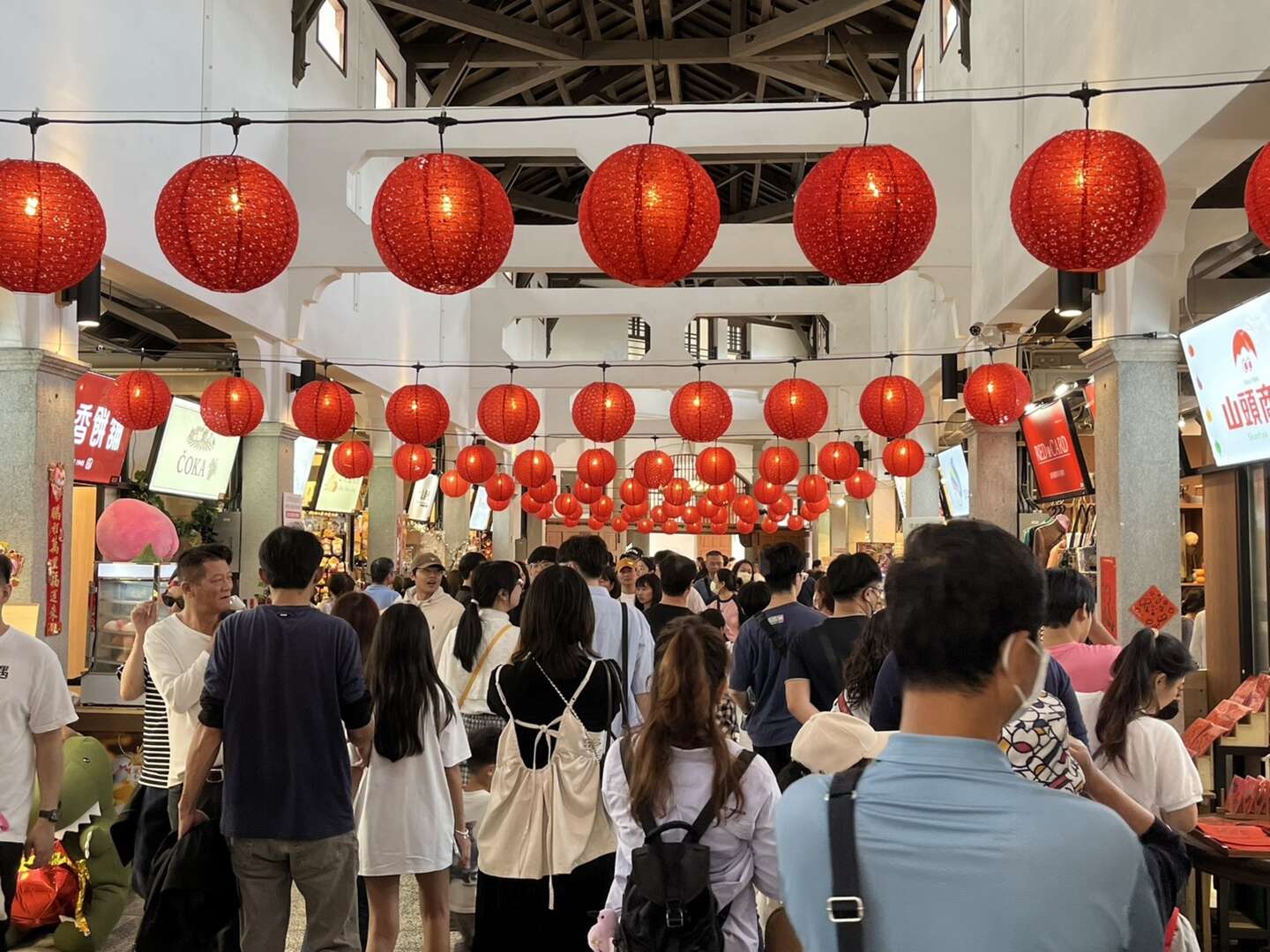 西市場購物人潮