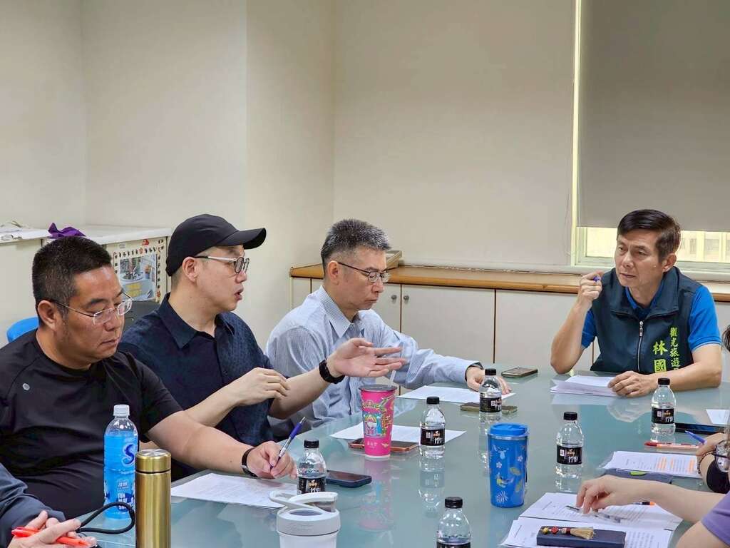 為確保房價透明與市場秩序 三大旅宿公協會簽署「臺南市旅宿合理房價訂定自律公約」 市府觀旅局、法制處及旅行公會見證