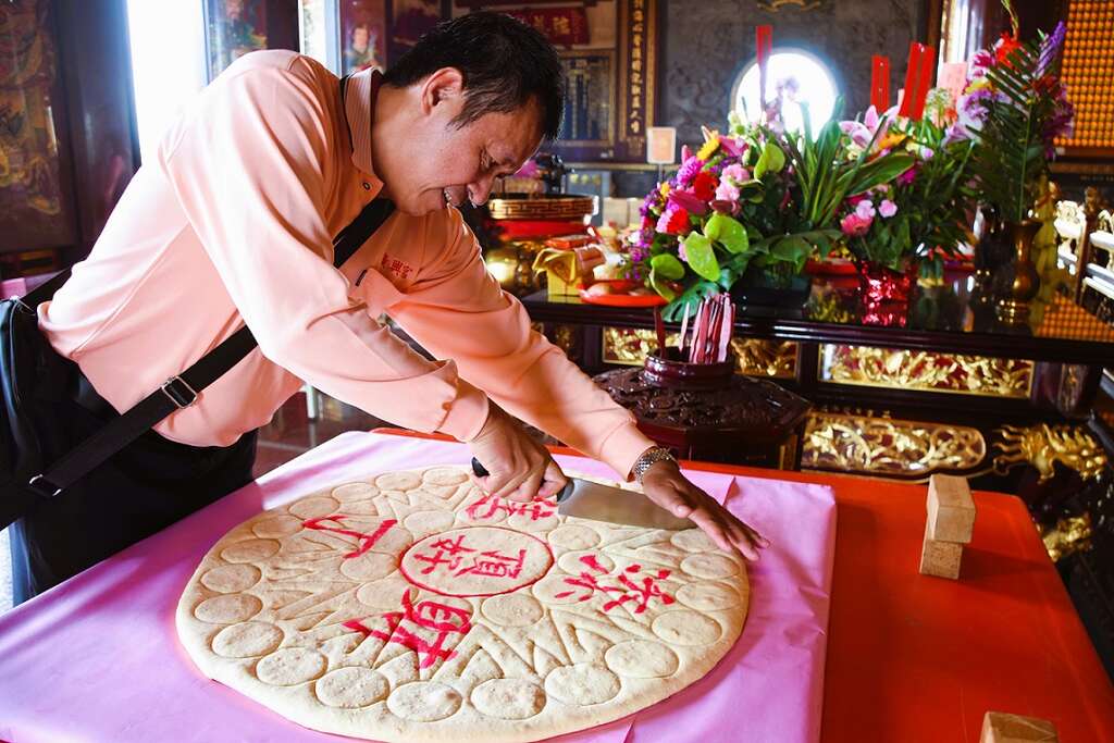 「鹹甜引路臺南味」獨家研發酥皮，女孩專屬查囡仔餅，「頂好烘焙坊」打造與眾不同、有故事的水果餅