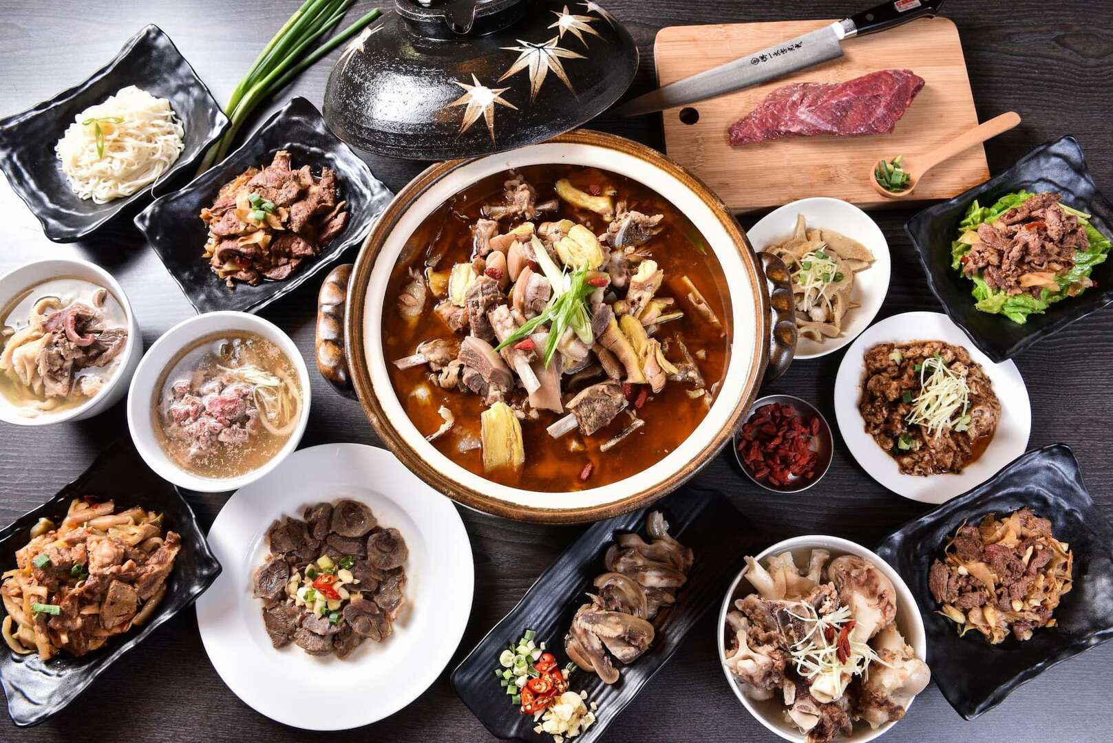 咩灣裡羊肉店各式羊肉料理(咩灣裡羊肉店提供)