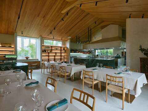 Lumiere将祖宅的鸡舍改建成带有北欧乡村风情的用餐空间(Lumiere提供)