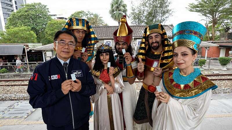 市長與法老合照