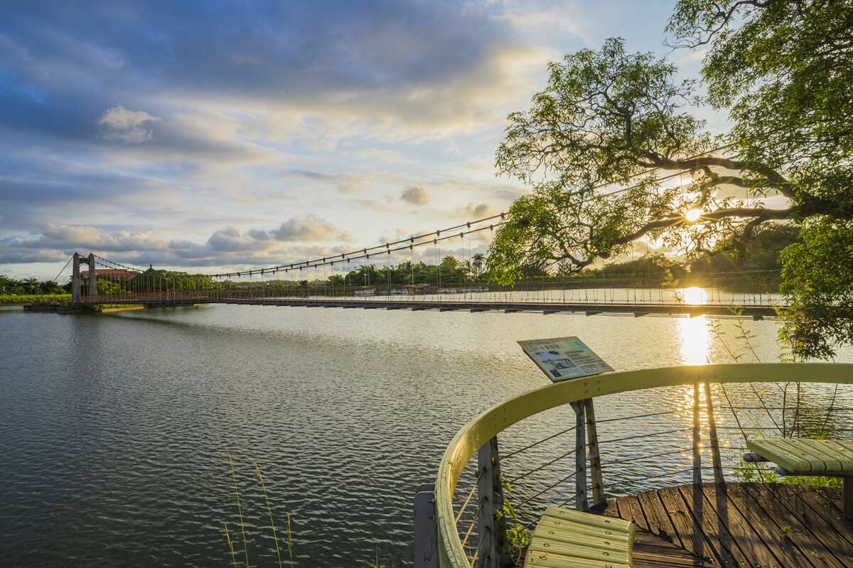 虎頭埤風景區-虎月吊橋