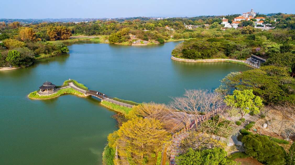 關廟大潭埤旺萊公園空拍（歷史照片）（圖觀光旅遊局提供）