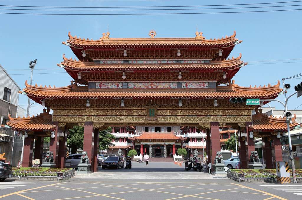 大潭埤夏日限定！「2026東門城外遊香洋」6月6、7日登場  小農市集、DIY體驗、限量鳳梨、水域遊憩活動熱烈報名中