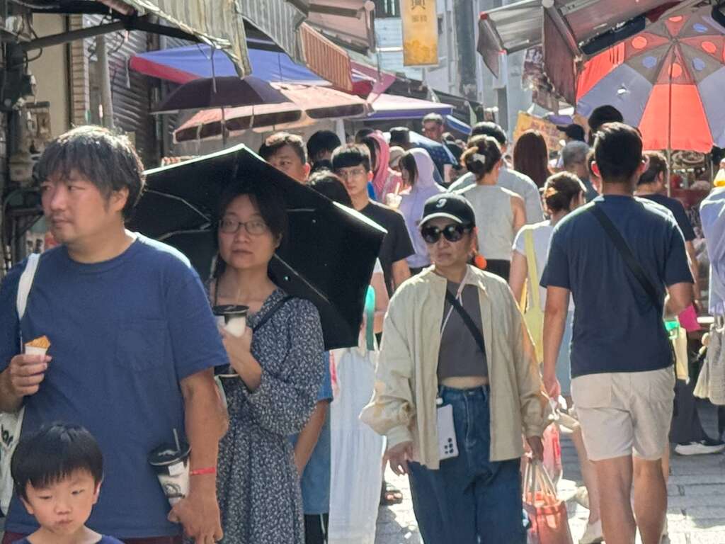 安平老街人潮