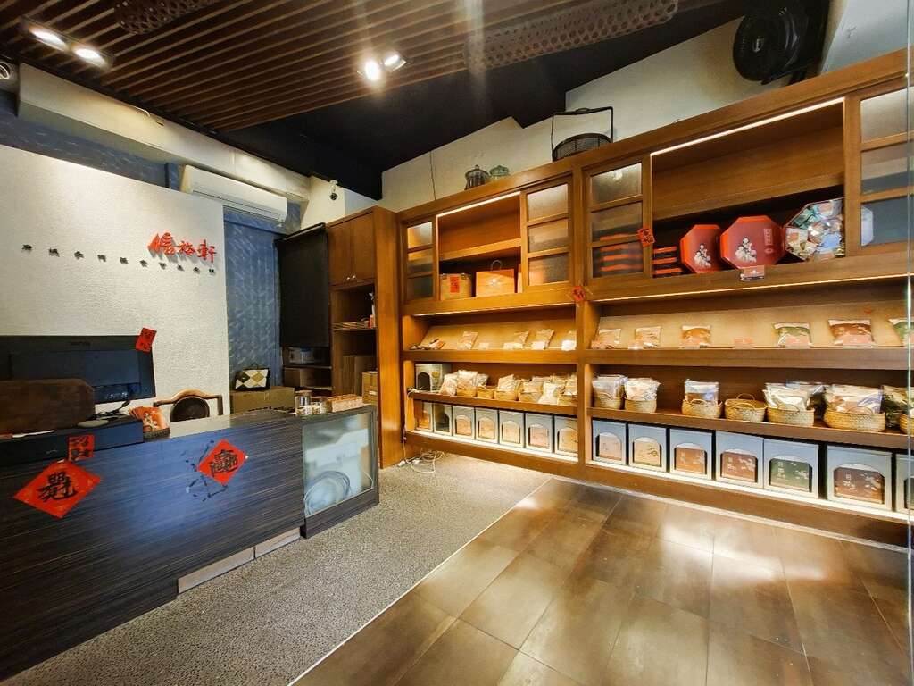 信裕轩位於民族路的门市，简约雅致的空间，散发人文与美学气息。（张耘书拍摄）