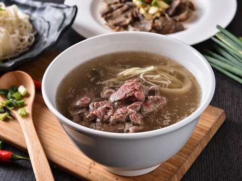 咩湾里羊肉店-羊肉汤(咩湾里羊肉店提供)