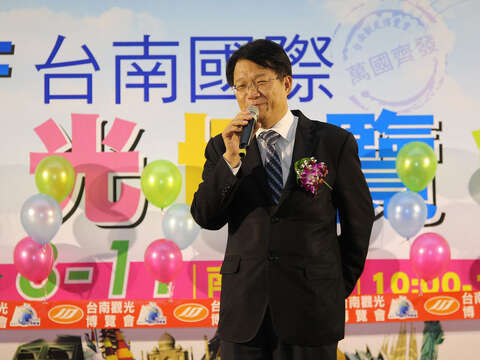 颜副市长致词