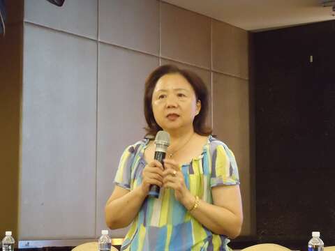 协请卫生局於旅行商业同业公会会员大会宣导登革热防疫