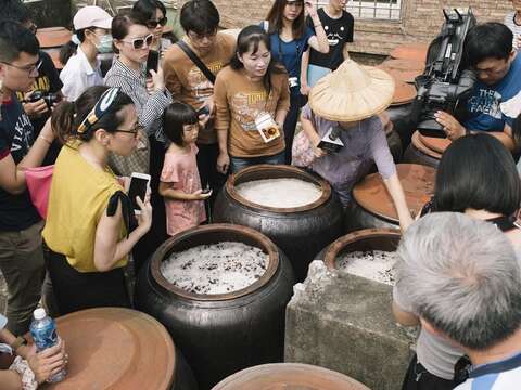 永兴白曝荫油厂林雪姣老师用心解说中