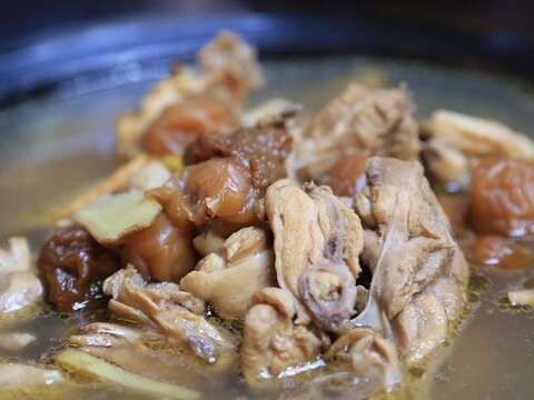 梅子鸡风味餐