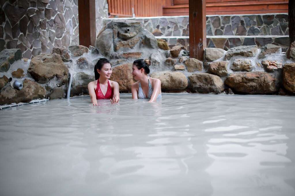 关子岭必做首要就是体验全台唯一泥浆温泉