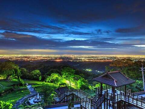 火山碧雲寺為關子嶺看夕陽夜景好去處