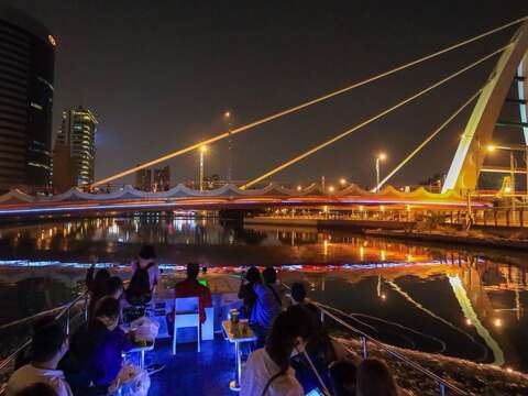 重啟停駛近半世紀的臺南觀光運河遊船